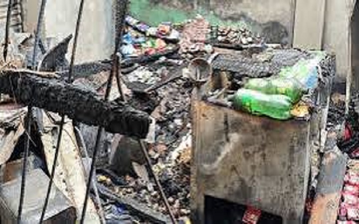 সুন্দরগঞ্জে আগুনে পুড়ল ১৪ ব্যবসাপ্রতিষ্ঠান